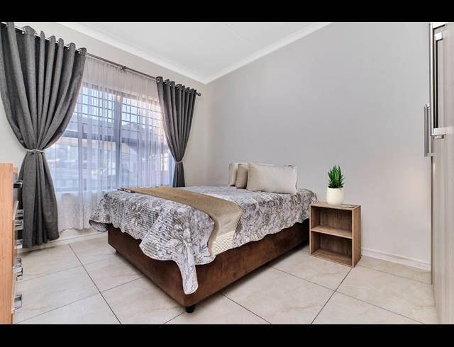 2 BEDROOM APARTMENT FOR SALE IN RANDPARK RIDGE